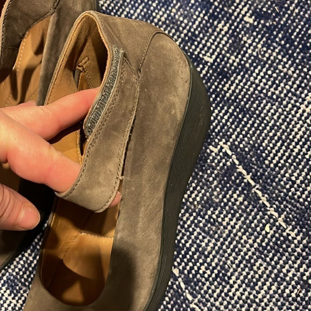 Clark’s soft suede shoes. - Picture 5 of 5